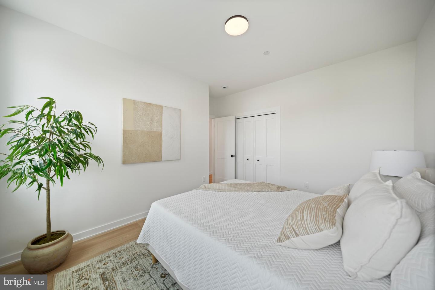 131 11 ST NE #3, WASHINGTON, District Of Columbia 20002, 4 Bedrooms Bedrooms, ,2 BathroomsBathrooms,Residential,For sale,131 11 ST NE #3,DCDC2241690 MLS # DCDC2241690