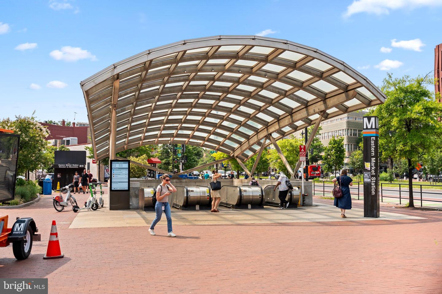 131 11 ST NE #3, WASHINGTON, District Of Columbia 20002, 4 Bedrooms Bedrooms, ,2 BathroomsBathrooms,Residential,For sale,131 11 ST NE #3,DCDC2241690 MLS # DCDC2241690