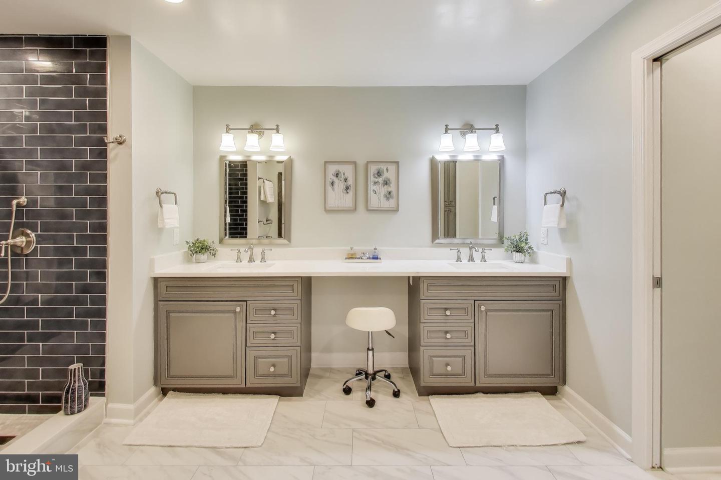 3717 JENNY LYNNE LN, FAIRFAX, Virginia 22030, 4 Bedrooms Bedrooms, ,3 BathroomsBathrooms,Residential,For sale,3717 JENNY LYNNE LN,VAFC2007670 MLS # VAFC2007670 3717 JENNY LYNNE LN, FAIRFAX, Virginia 22030, 4 Bedrooms Bedrooms, ,3 BathroomsBathrooms,Residential,For sale,3717 JENNY LYNNE LN,VAFC2007670 MLS # VAFC2007670