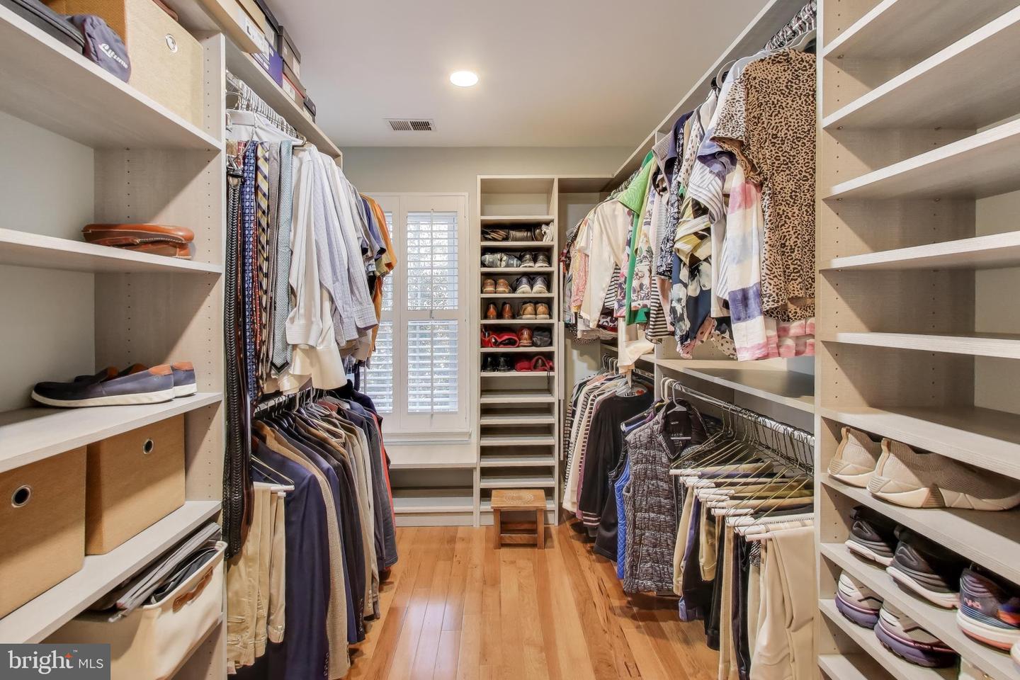 3717 JENNY LYNNE LN, FAIRFAX, Virginia 22030, 4 Bedrooms Bedrooms, ,3 BathroomsBathrooms,Residential,For sale,3717 JENNY LYNNE LN,VAFC2007670 MLS # VAFC2007670 3717 JENNY LYNNE LN, FAIRFAX, Virginia 22030, 4 Bedrooms Bedrooms, ,3 BathroomsBathrooms,Residential,For sale,3717 JENNY LYNNE LN,VAFC2007670 MLS # VAFC2007670