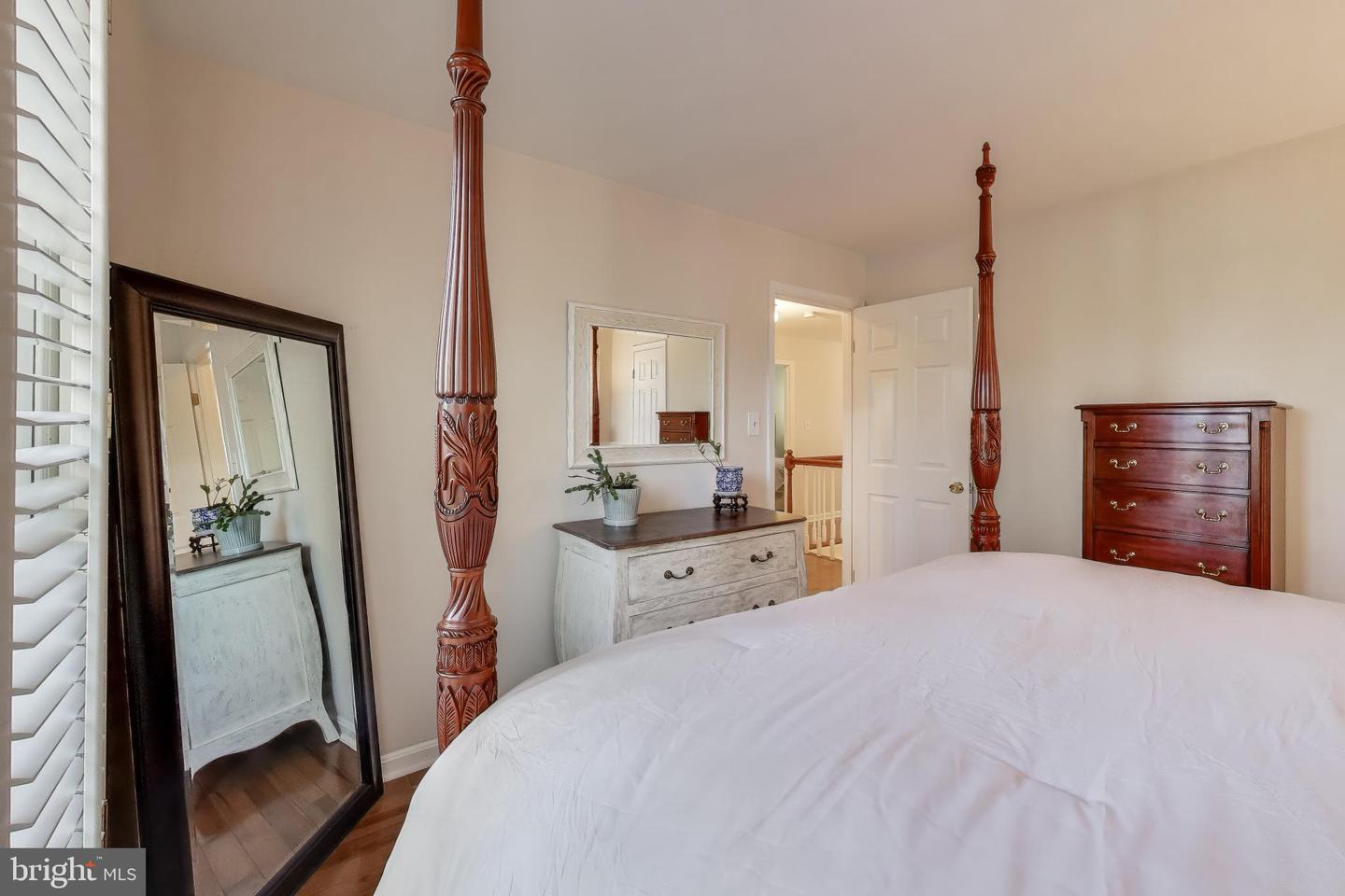 3717 JENNY LYNNE LN, FAIRFAX, Virginia 22030, 4 Bedrooms Bedrooms, ,3 BathroomsBathrooms,Residential,For sale,3717 JENNY LYNNE LN,VAFC2007670 MLS # VAFC2007670 3717 JENNY LYNNE LN, FAIRFAX, Virginia 22030, 4 Bedrooms Bedrooms, ,3 BathroomsBathrooms,Residential,For sale,3717 JENNY LYNNE LN,VAFC2007670 MLS # VAFC2007670