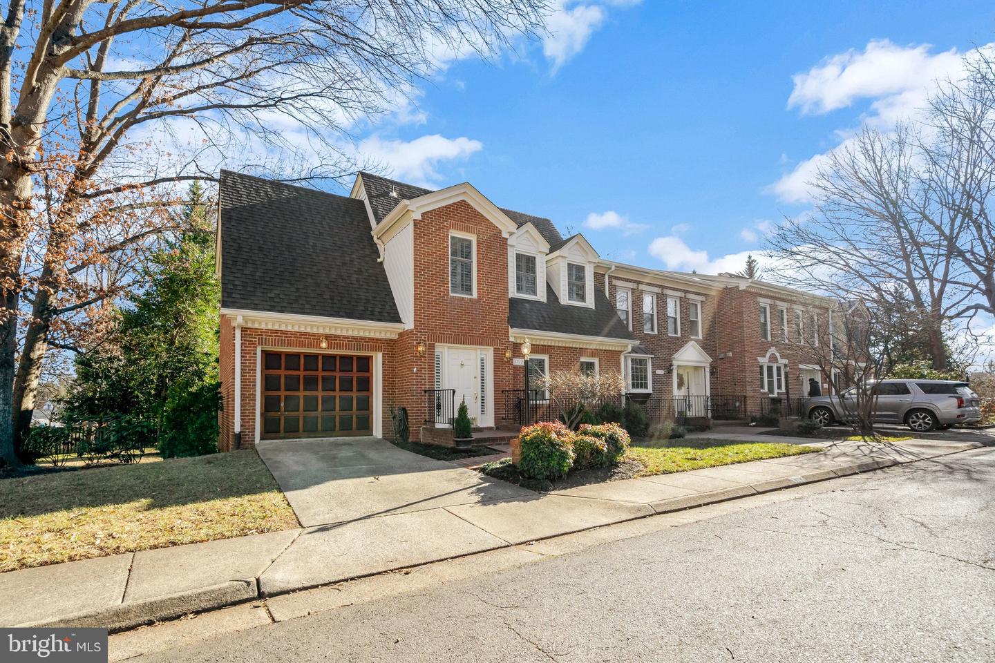 3717 JENNY LYNNE LN, FAIRFAX, Virginia 22030, 4 Bedrooms Bedrooms, ,3 BathroomsBathrooms,Residential,For sale,3717 JENNY LYNNE LN,VAFC2007670 MLS # VAFC2007670 3717 JENNY LYNNE LN, FAIRFAX, Virginia 22030, 4 Bedrooms Bedrooms, ,3 BathroomsBathrooms,Residential,For sale,3717 JENNY LYNNE LN,VAFC2007670 MLS # VAFC2007670