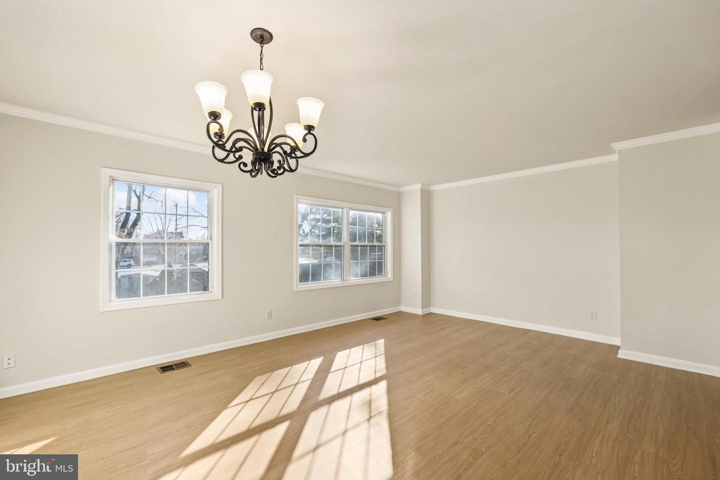 14821 HAYMARKET LN, CENTREVILLE, Virginia 20120, 3 Bedrooms Bedrooms, ,2 BathroomsBathrooms,Residential,For sale,14821 HAYMARKET LN,VAFX2286146 MLS # VAFX2286146