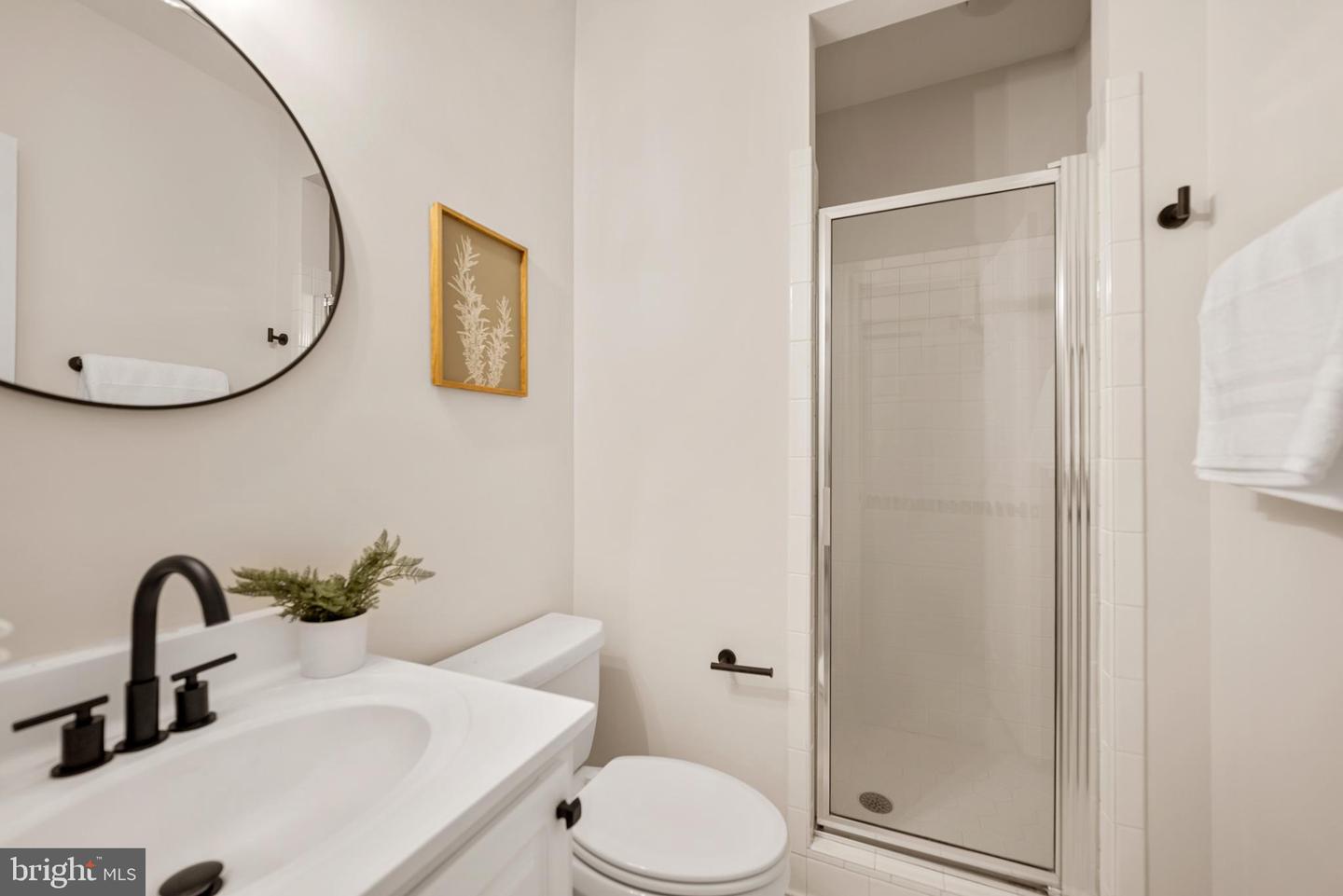 6489 SHARON KAY CT, ALEXANDRIA, Virginia 22310, 4 Bedrooms Bedrooms, ,3 BathroomsBathrooms,Residential,For sale,6489 SHARON KAY CT,VAFX2286156 MLS # VAFX2286156 6489 SHARON KAY CT, ALEXANDRIA, Virginia 22310, 4 Bedrooms Bedrooms, ,3 BathroomsBathrooms,Residential,For sale,6489 SHARON KAY CT,VAFX2286156 MLS # VAFX2286156