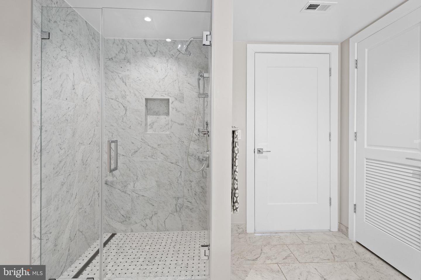 925 N FAIRFAX ST #406, ALEXANDRIA, Virginia 22314, 2 Bedrooms Bedrooms, ,1 BathroomBathrooms,Residential,For sale,925 N FAIRFAX ST #406,VAAX2053272 MLS # VAAX2053272 925 N FAIRFAX ST #406, ALEXANDRIA, Virginia 22314, 2 Bedrooms Bedrooms, ,1 BathroomBathrooms,Residential,For sale,925 N FAIRFAX ST #406,VAAX2053272 MLS # VAAX2053272