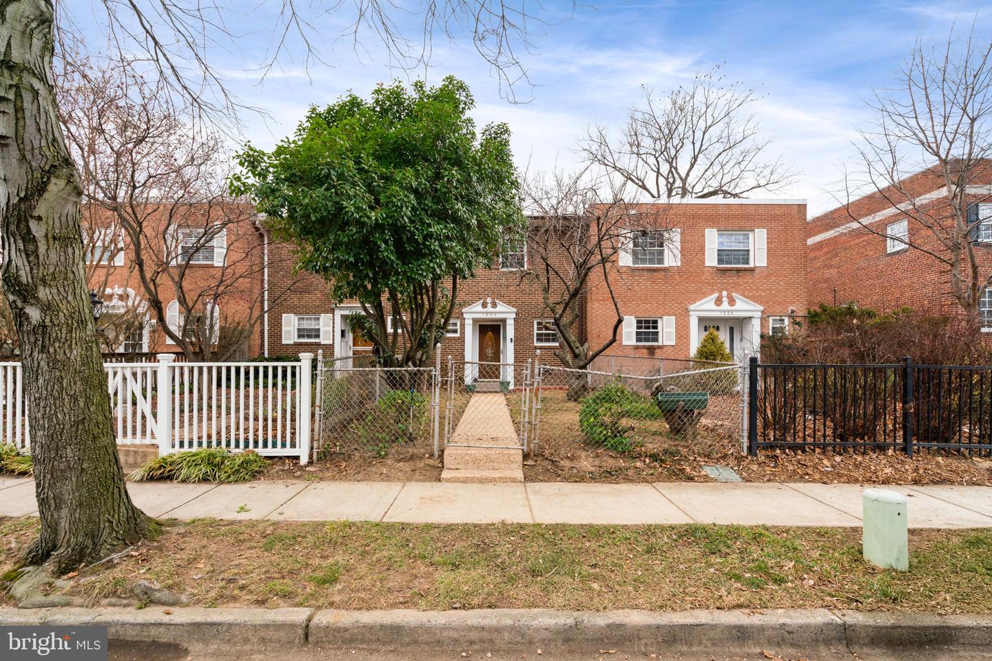 1004 COLONIAL AVE, ALEXANDRIA, Virginia 22314, 3 Bedrooms Bedrooms, ,1 BathroomBathrooms,Residential,For sale,1004 COLONIAL AVE,VAAX2053276 MLS # VAAX2053276