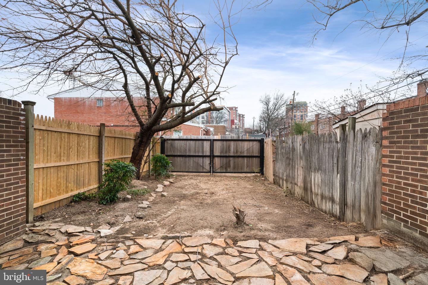 1004 COLONIAL AVE, ALEXANDRIA, Virginia 22314, 3 Bedrooms Bedrooms, ,1 BathroomBathrooms,Residential,For sale,1004 COLONIAL AVE,VAAX2053276 MLS # VAAX2053276