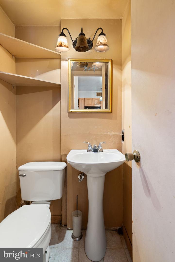 1004 COLONIAL AVE, ALEXANDRIA, Virginia 22314, 3 Bedrooms Bedrooms, ,1 BathroomBathrooms,Residential,For sale,1004 COLONIAL AVE,VAAX2053276 MLS # VAAX2053276