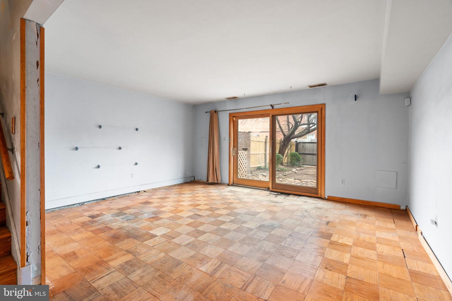 1004 COLONIAL AVE, ALEXANDRIA, Virginia 22314, 3 Bedrooms Bedrooms, ,1 BathroomBathrooms,Residential,For sale,1004 COLONIAL AVE,VAAX2053276 MLS # VAAX2053276