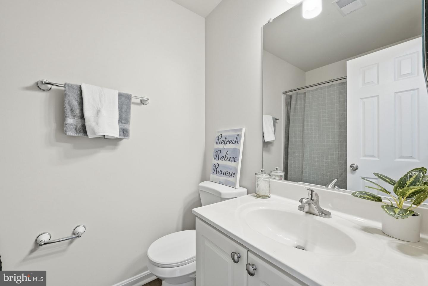 15461 PORT WASHINGTON CT, DUMFRIES, Virginia 22025, 4 Bedrooms Bedrooms, ,3 BathroomsBathrooms,Residential,For sale,15461 PORT WASHINGTON CT,VAPW2110728 MLS # VAPW2110728