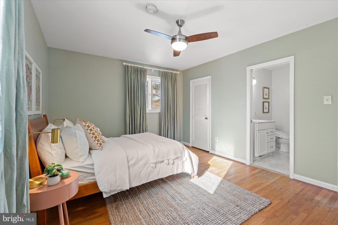 2904 FARM RD, ALEXANDRIA, Virginia 22302, 4 Bedrooms Bedrooms, ,2 BathroomsBathrooms,Residential,For sale,2904 FARM RD,VAAX2053280 MLS # VAAX2053280