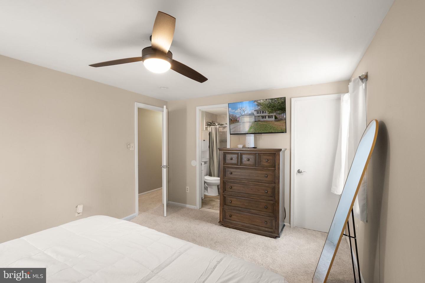 14724 SAINT GERMAIN DR, CENTREVILLE, Virginia 20121, 3 Bedrooms Bedrooms, ,2 BathroomsBathrooms,Residential,For sale,14724 SAINT GERMAIN DR,VAFX2286284 MLS # VAFX2286284