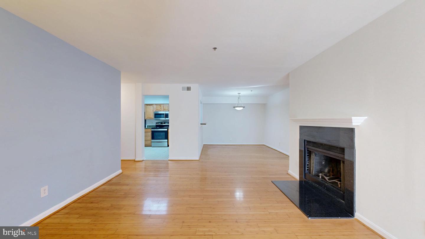 3179 SUMMIT SQUARE DR #2-C4, OAKTON, Virginia 22124, 2 Bedrooms Bedrooms, ,1 BathroomBathrooms,Residential,For sale,3179 SUMMIT SQUARE DR #2-C4,VAFX2286304 MLS # VAFX2286304 3179 SUMMIT SQUARE DR #2-C4, OAKTON, Virginia 22124, 2 Bedrooms Bedrooms, ,1 BathroomBathrooms,Residential,For sale,3179 SUMMIT SQUARE DR #2-C4,VAFX2286304 MLS # VAFX2286304