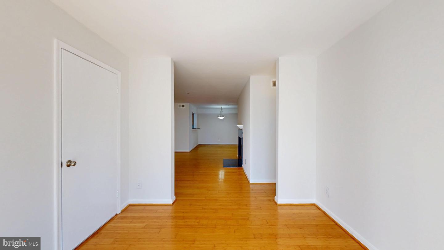 3179 SUMMIT SQUARE DR #2-C4, OAKTON, Virginia 22124, 2 Bedrooms Bedrooms, ,1 BathroomBathrooms,Residential,For sale,3179 SUMMIT SQUARE DR #2-C4,VAFX2286304 MLS # VAFX2286304 3179 SUMMIT SQUARE DR #2-C4, OAKTON, Virginia 22124, 2 Bedrooms Bedrooms, ,1 BathroomBathrooms,Residential,For sale,3179 SUMMIT SQUARE DR #2-C4,VAFX2286304 MLS # VAFX2286304