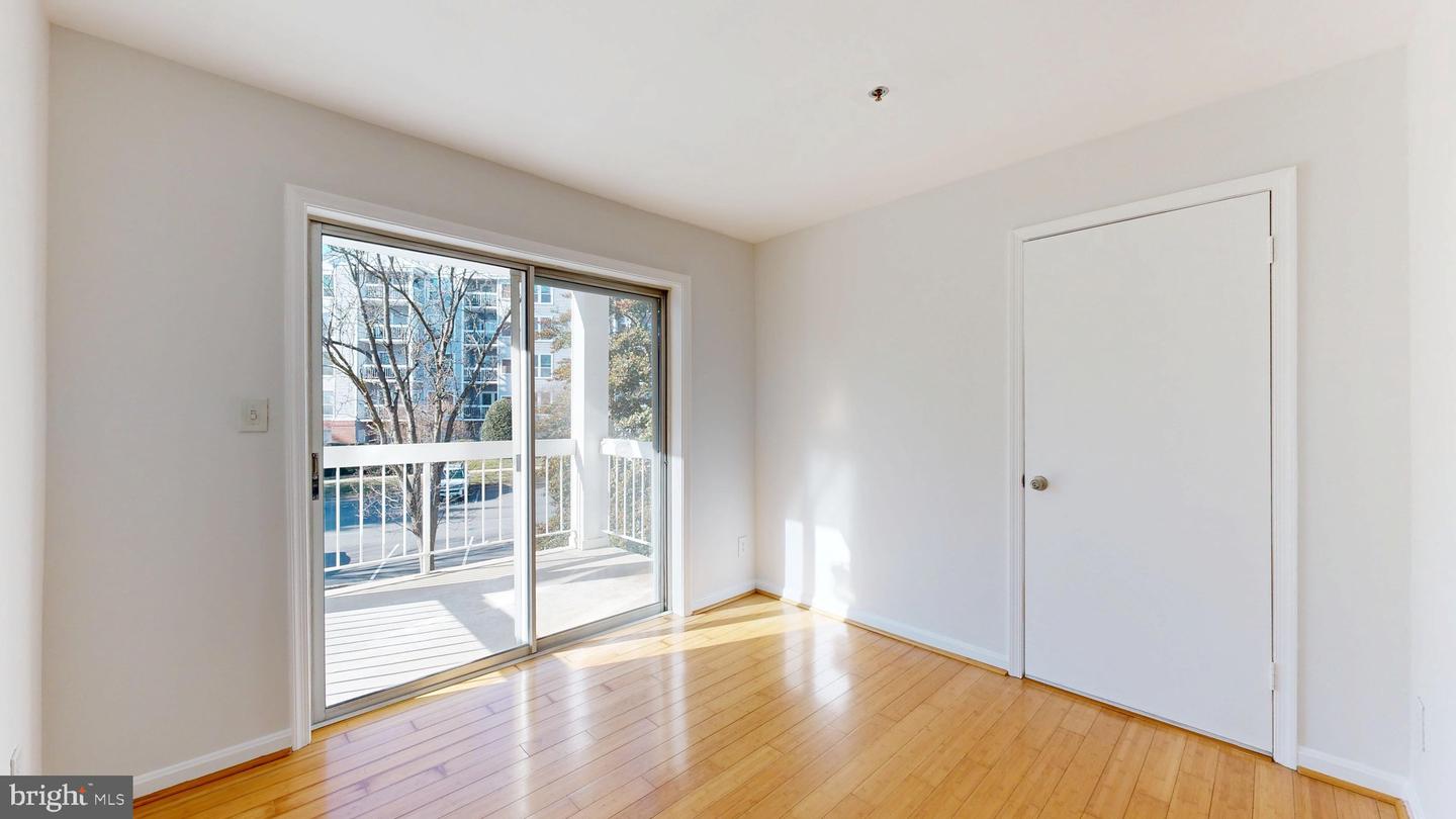 3179 SUMMIT SQUARE DR #2-C4, OAKTON, Virginia 22124, 2 Bedrooms Bedrooms, ,1 BathroomBathrooms,Residential,For sale,3179 SUMMIT SQUARE DR #2-C4,VAFX2286304 MLS # VAFX2286304 3179 SUMMIT SQUARE DR #2-C4, OAKTON, Virginia 22124, 2 Bedrooms Bedrooms, ,1 BathroomBathrooms,Residential,For sale,3179 SUMMIT SQUARE DR #2-C4,VAFX2286304 MLS # VAFX2286304