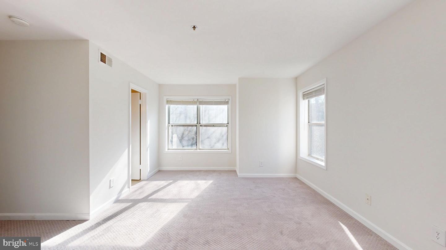 3179 SUMMIT SQUARE DR #2-C4, OAKTON, Virginia 22124, 2 Bedrooms Bedrooms, ,1 BathroomBathrooms,Residential,For sale,3179 SUMMIT SQUARE DR #2-C4,VAFX2286304 MLS # VAFX2286304 3179 SUMMIT SQUARE DR #2-C4, OAKTON, Virginia 22124, 2 Bedrooms Bedrooms, ,1 BathroomBathrooms,Residential,For sale,3179 SUMMIT SQUARE DR #2-C4,VAFX2286304 MLS # VAFX2286304