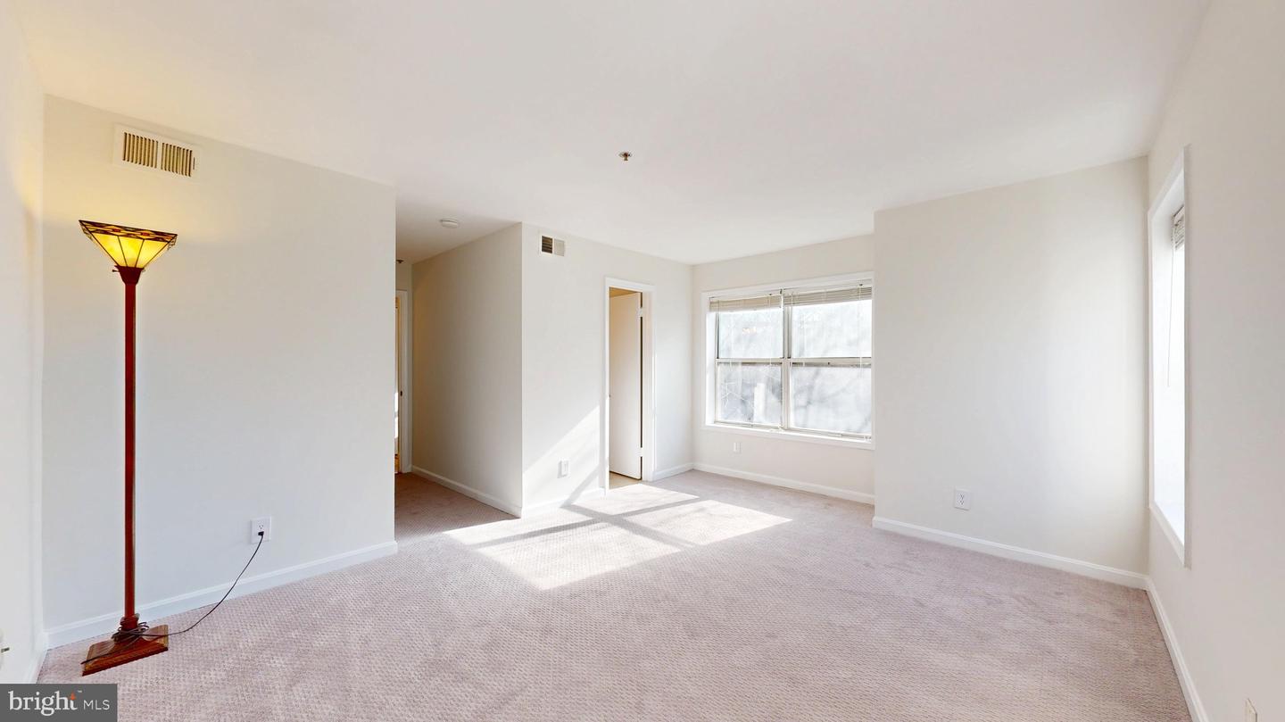 3179 SUMMIT SQUARE DR #2-C4, OAKTON, Virginia 22124, 2 Bedrooms Bedrooms, ,1 BathroomBathrooms,Residential,For sale,3179 SUMMIT SQUARE DR #2-C4,VAFX2286304 MLS # VAFX2286304 3179 SUMMIT SQUARE DR #2-C4, OAKTON, Virginia 22124, 2 Bedrooms Bedrooms, ,1 BathroomBathrooms,Residential,For sale,3179 SUMMIT SQUARE DR #2-C4,VAFX2286304 MLS # VAFX2286304