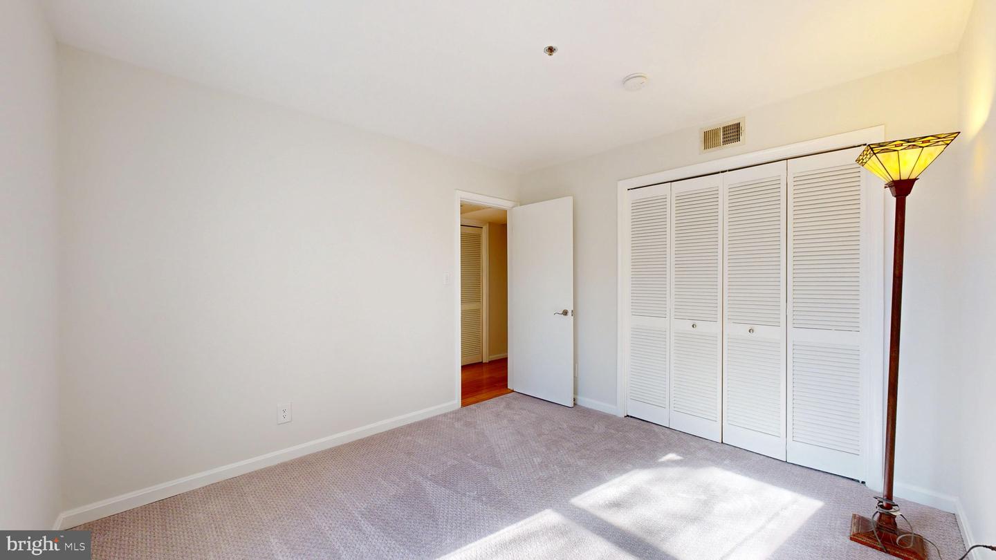 3179 SUMMIT SQUARE DR #2-C4, OAKTON, Virginia 22124, 2 Bedrooms Bedrooms, ,1 BathroomBathrooms,Residential,For sale,3179 SUMMIT SQUARE DR #2-C4,VAFX2286304 MLS # VAFX2286304 3179 SUMMIT SQUARE DR #2-C4, OAKTON, Virginia 22124, 2 Bedrooms Bedrooms, ,1 BathroomBathrooms,Residential,For sale,3179 SUMMIT SQUARE DR #2-C4,VAFX2286304 MLS # VAFX2286304