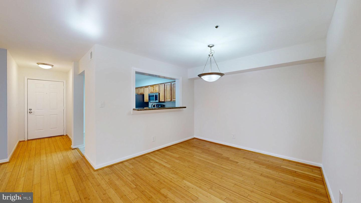 3179 SUMMIT SQUARE DR #2-C4, OAKTON, Virginia 22124, 2 Bedrooms Bedrooms, ,1 BathroomBathrooms,Residential,For sale,3179 SUMMIT SQUARE DR #2-C4,VAFX2286304 MLS # VAFX2286304 3179 SUMMIT SQUARE DR #2-C4, OAKTON, Virginia 22124, 2 Bedrooms Bedrooms, ,1 BathroomBathrooms,Residential,For sale,3179 SUMMIT SQUARE DR #2-C4,VAFX2286304 MLS # VAFX2286304