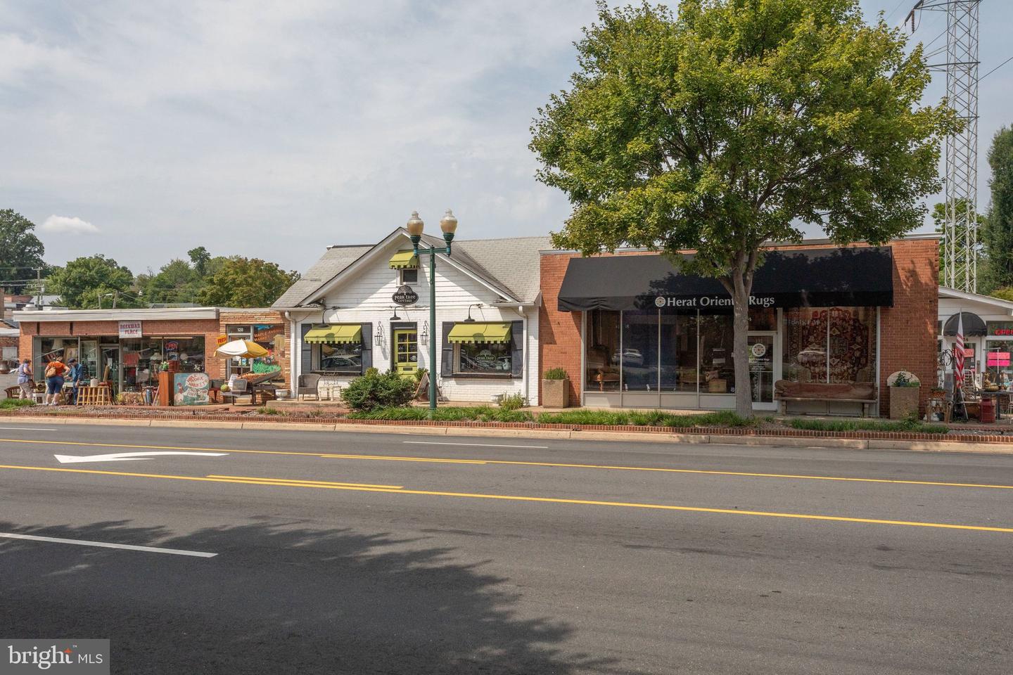 203 LOCUST ST SW, VIENNA, Virginia 22180, 3 Bedrooms Bedrooms, ,3 BathroomsBathrooms,Residential,For sale,203 LOCUST ST SW,VAFX2286308 MLS # VAFX2286308 203 LOCUST ST SW, VIENNA, Virginia 22180, 3 Bedrooms Bedrooms, ,3 BathroomsBathrooms,Residential,For sale,203 LOCUST ST SW,VAFX2286308 MLS # VAFX2286308