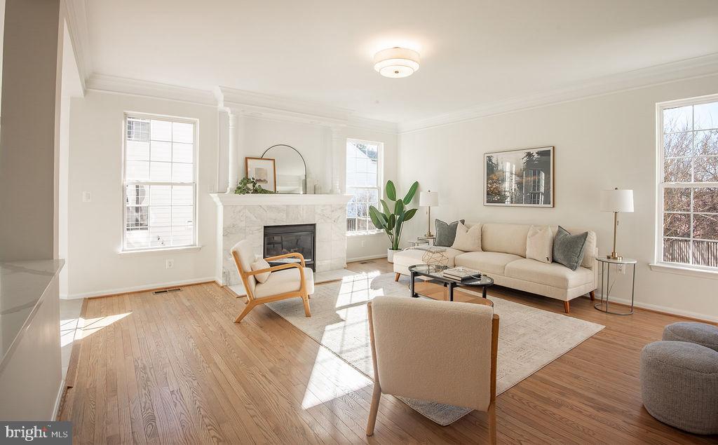 4183 WHITLOW PL, CHANTILLY, Virginia 20151, 4 Bedrooms Bedrooms, ,4 BathroomsBathrooms,Residential,For sale,4183 WHITLOW PL,VAFX2286404 MLS # VAFX2286404