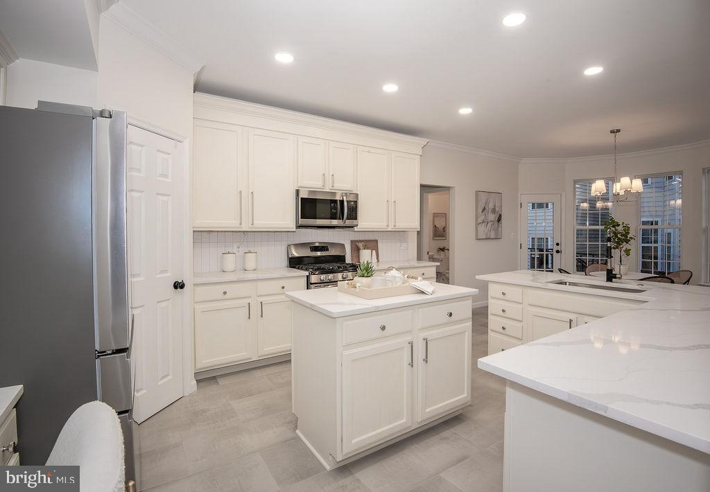 4183 WHITLOW PL, CHANTILLY, Virginia 20151, 4 Bedrooms Bedrooms, ,4 BathroomsBathrooms,Residential,For sale,4183 WHITLOW PL,VAFX2286404 MLS # VAFX2286404