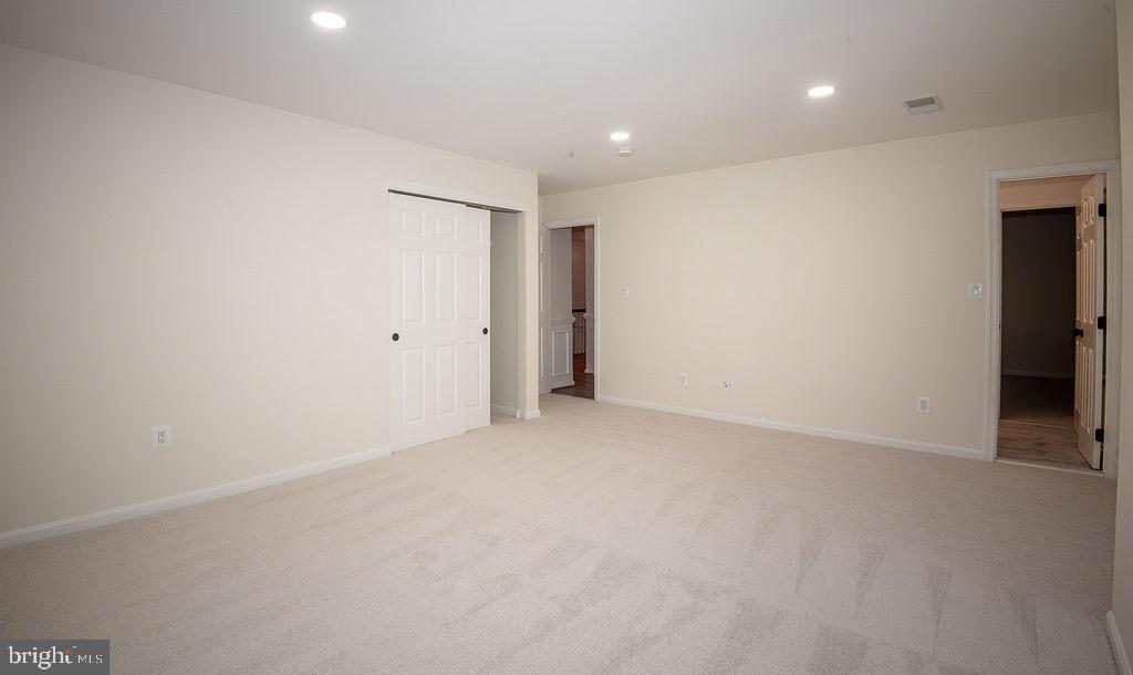 4183 WHITLOW PL, CHANTILLY, Virginia 20151, 4 Bedrooms Bedrooms, ,4 BathroomsBathrooms,Residential,For sale,4183 WHITLOW PL,VAFX2286404 MLS # VAFX2286404