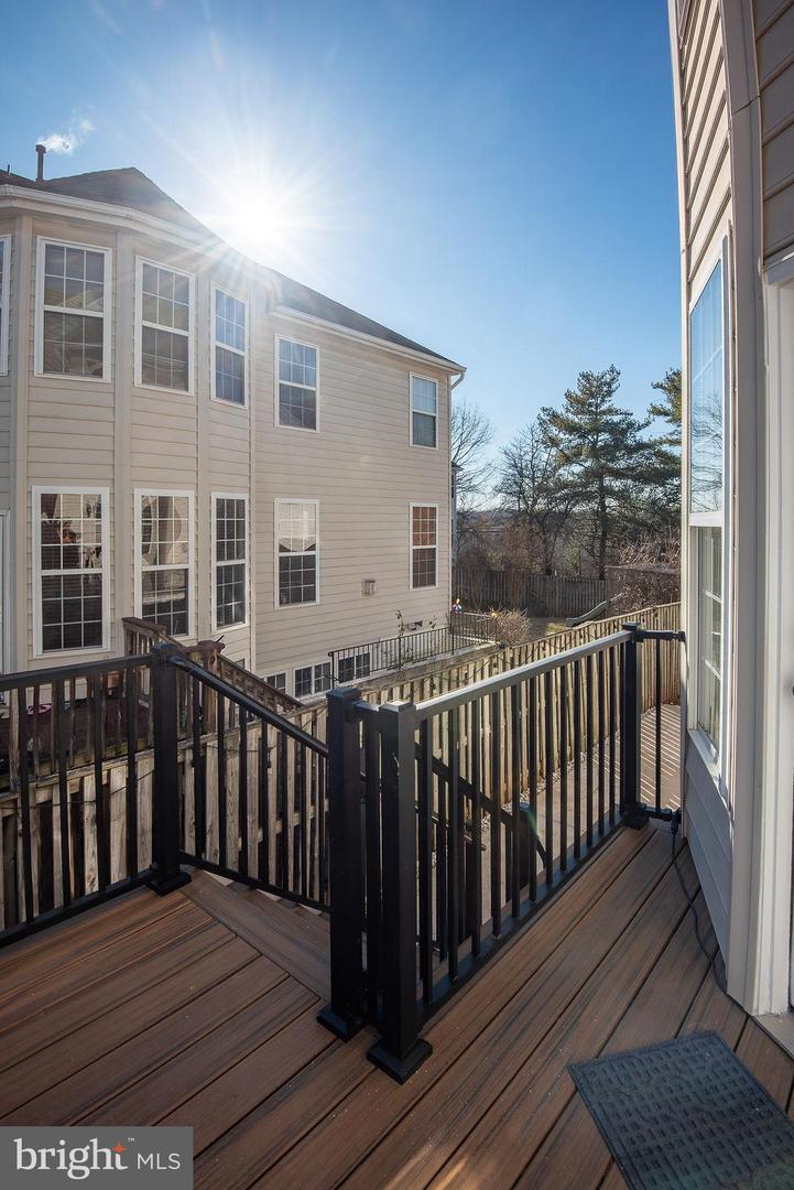 4183 WHITLOW PL, CHANTILLY, Virginia 20151, 4 Bedrooms Bedrooms, ,4 BathroomsBathrooms,Residential,For sale,4183 WHITLOW PL,VAFX2286404 MLS # VAFX2286404