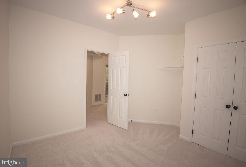 4183 WHITLOW PL, CHANTILLY, Virginia 20151, 4 Bedrooms Bedrooms, ,4 BathroomsBathrooms,Residential,For sale,4183 WHITLOW PL,VAFX2286404 MLS # VAFX2286404