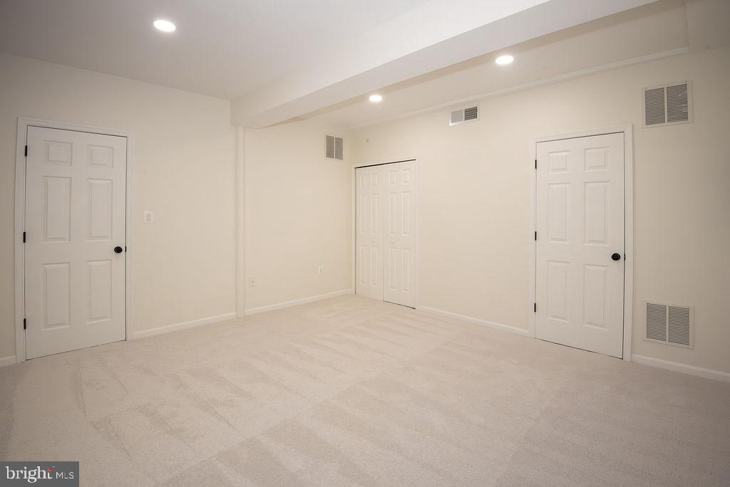 4183 WHITLOW PL, CHANTILLY, Virginia 20151, 4 Bedrooms Bedrooms, ,4 BathroomsBathrooms,Residential,For sale,4183 WHITLOW PL,VAFX2286404 MLS # VAFX2286404