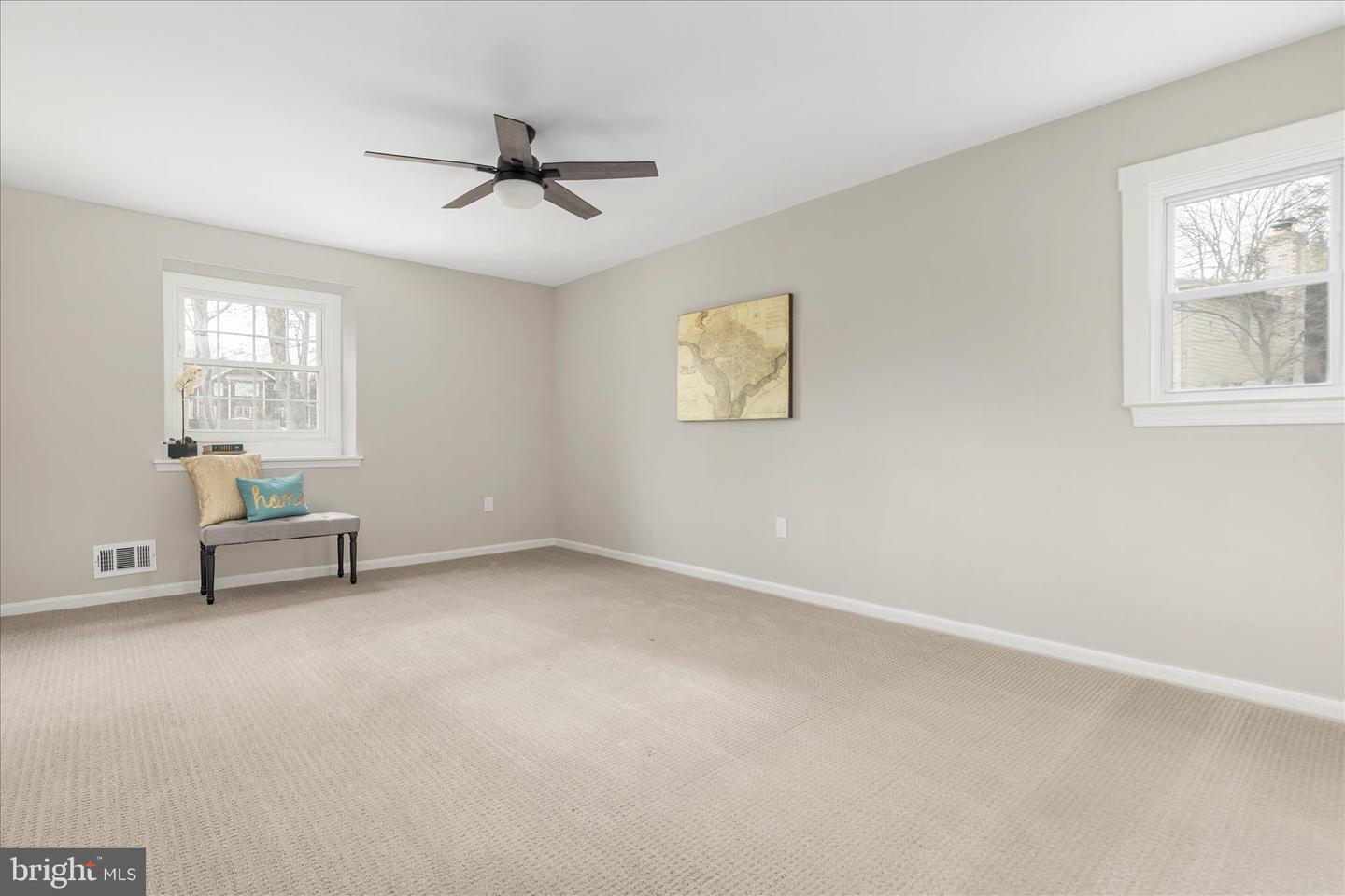 1002 KERGE CT SE, VIENNA, Virginia 22180, 5 Bedrooms Bedrooms, ,3 BathroomsBathrooms,Residential,For sale,1002 KERGE CT SE,VAFX2286428 MLS # VAFX2286428