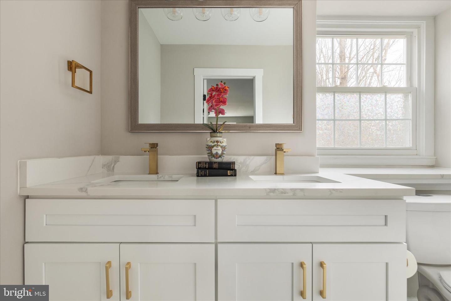 1002 KERGE CT SE, VIENNA, Virginia 22180, 5 Bedrooms Bedrooms, ,3 BathroomsBathrooms,Residential,For sale,1002 KERGE CT SE,VAFX2286428 MLS # VAFX2286428