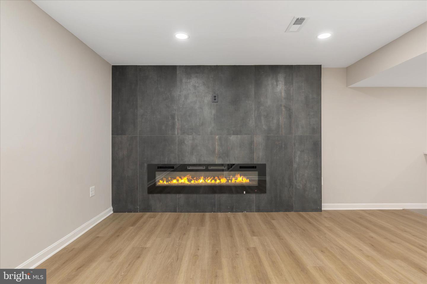 1002 KERGE CT SE, VIENNA, Virginia 22180, 5 Bedrooms Bedrooms, ,3 BathroomsBathrooms,Residential,For sale,1002 KERGE CT SE,VAFX2286428 MLS # VAFX2286428