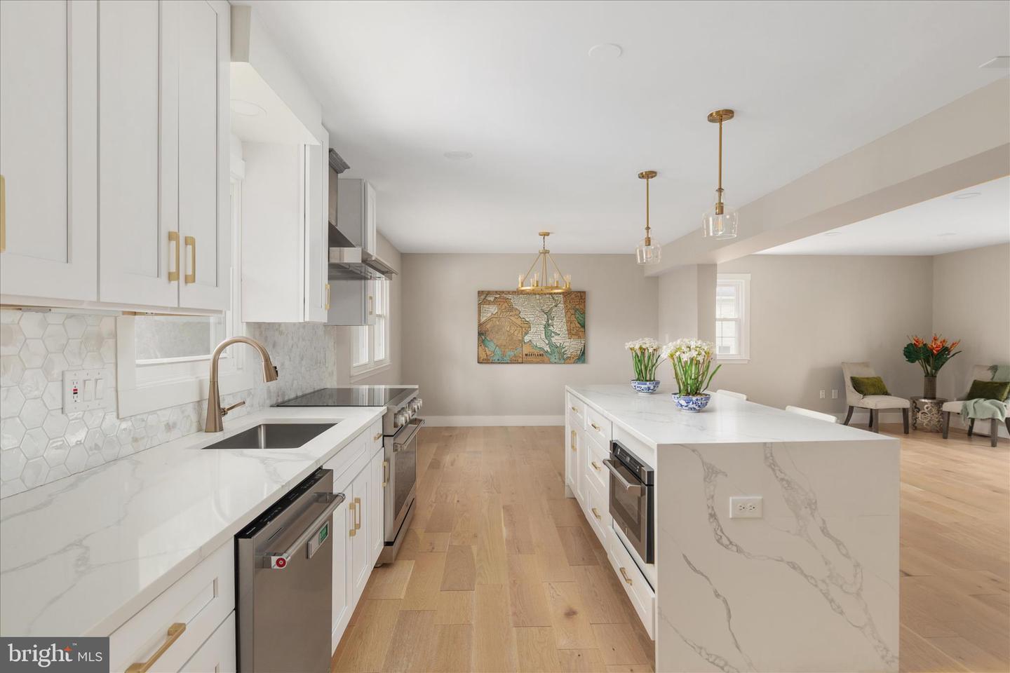 1002 KERGE CT SE, VIENNA, Virginia 22180, 5 Bedrooms Bedrooms, ,3 BathroomsBathrooms,Residential,For sale,1002 KERGE CT SE,VAFX2286428 MLS # VAFX2286428