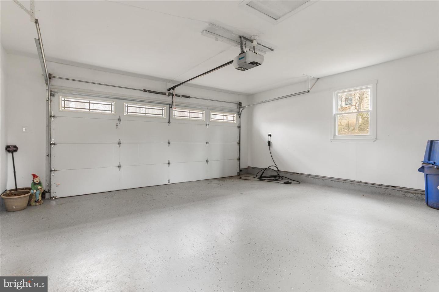 1002 KERGE CT SE, VIENNA, Virginia 22180, 5 Bedrooms Bedrooms, ,3 BathroomsBathrooms,Residential,For sale,1002 KERGE CT SE,VAFX2286428 MLS # VAFX2286428