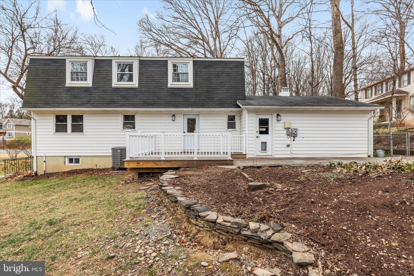 1002 KERGE CT SE, VIENNA, Virginia 22180, 5 Bedrooms Bedrooms, ,3 BathroomsBathrooms,Residential,For sale,1002 KERGE CT SE,VAFX2286428 MLS # VAFX2286428