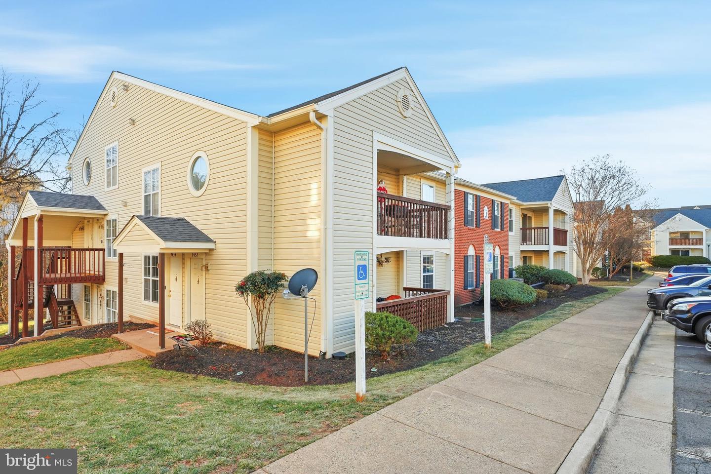 9458 SCARLET OAK DR, MANASSAS, Virginia 20110, 2 Bedrooms Bedrooms, ,2 BathroomsBathrooms,Residential,For sale,9458 SCARLET OAK DR,VAMN2009976 MLS # VAMN2009976 9458 SCARLET OAK DR, MANASSAS, Virginia 20110, 2 Bedrooms Bedrooms, ,2 BathroomsBathrooms,Residential,For sale,9458 SCARLET OAK DR,VAMN2009976 MLS # VAMN2009976