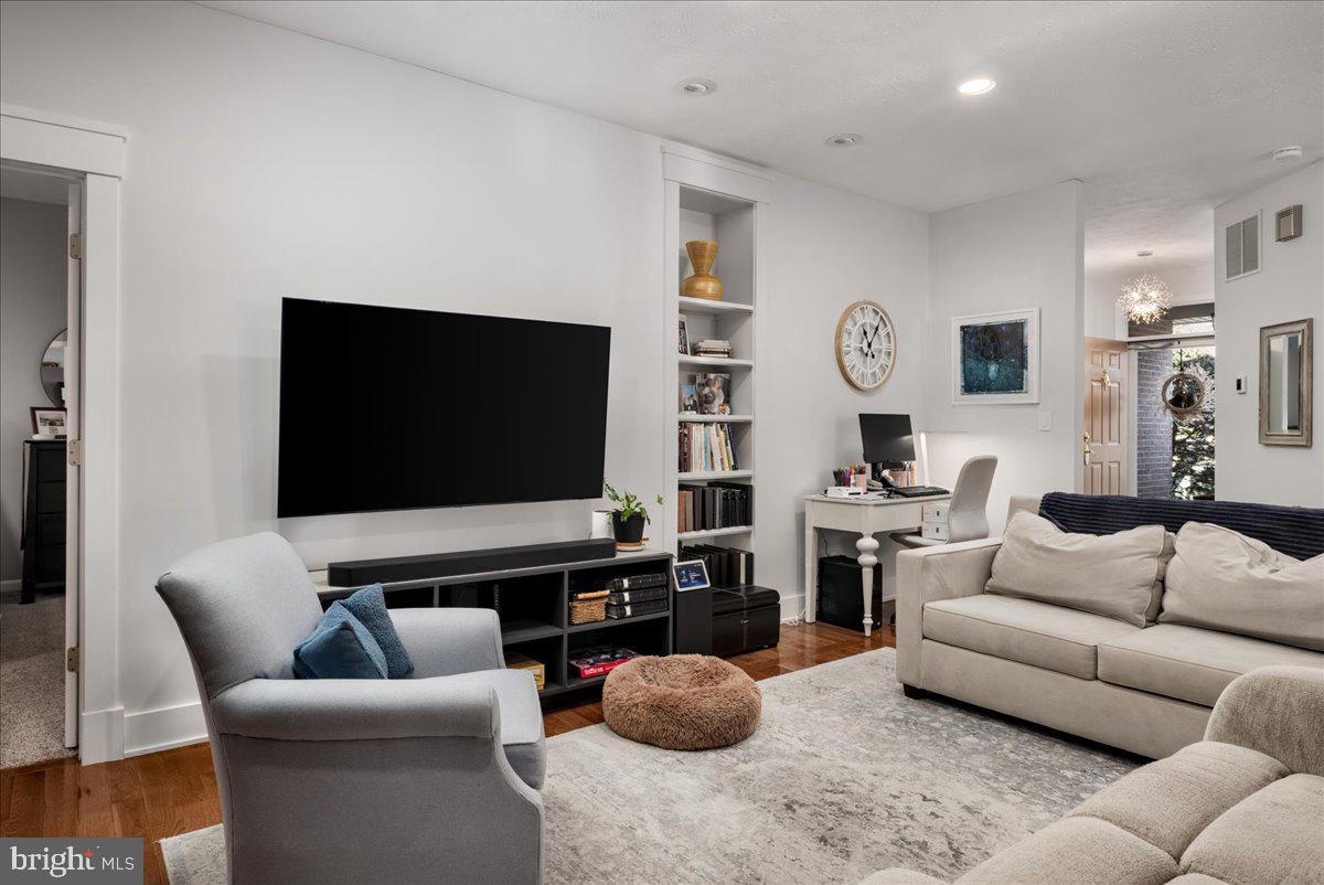 832 WINDER CT, WINCHESTER, Virginia 22601, 3 Bedrooms Bedrooms, 5 Rooms Rooms,2 BathroomsBathrooms,Residential,For sale,832 WINDER CT,VAWI2009800 MLS # VAWI2009800