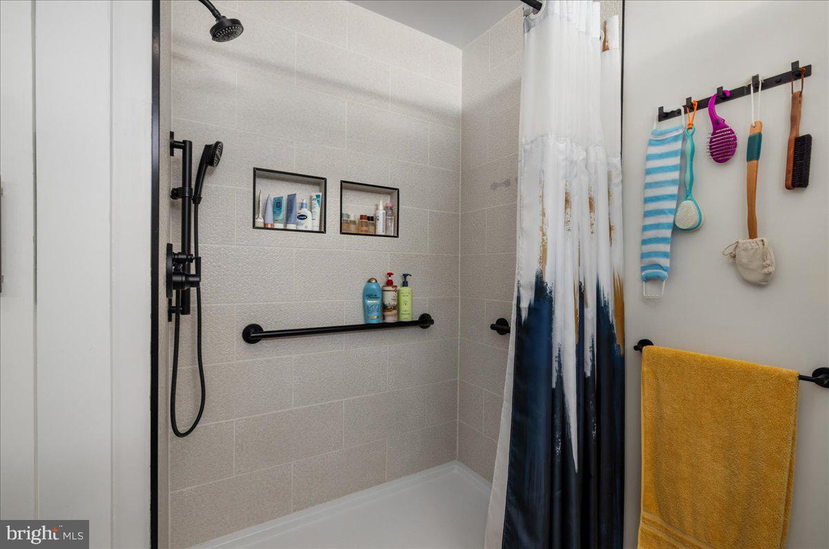 832 WINDER CT, WINCHESTER, Virginia 22601, 3 Bedrooms Bedrooms, 5 Rooms Rooms,2 BathroomsBathrooms,Residential,For sale,832 WINDER CT,VAWI2009800 MLS # VAWI2009800