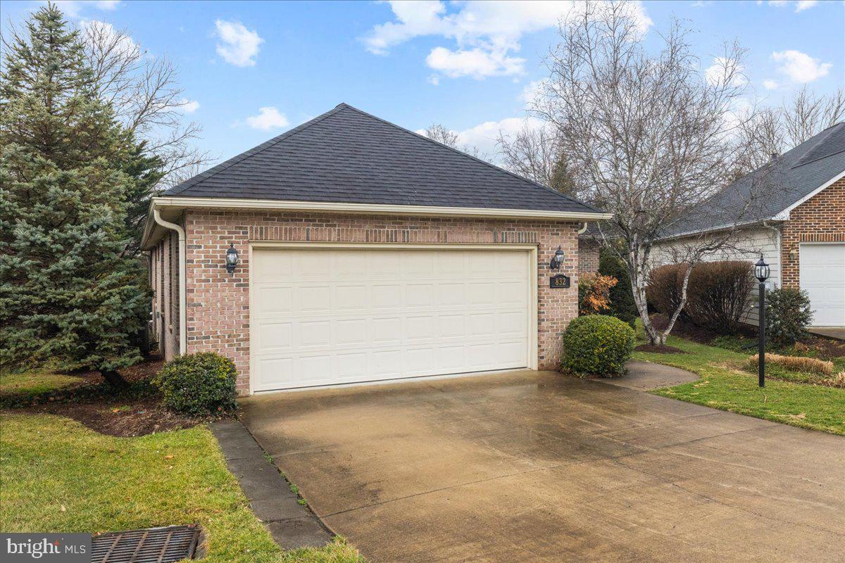 832 WINDER CT, WINCHESTER, Virginia 22601, 3 Bedrooms Bedrooms, 5 Rooms Rooms,2 BathroomsBathrooms,Residential,For sale,832 WINDER CT,VAWI2009800 MLS # VAWI2009800