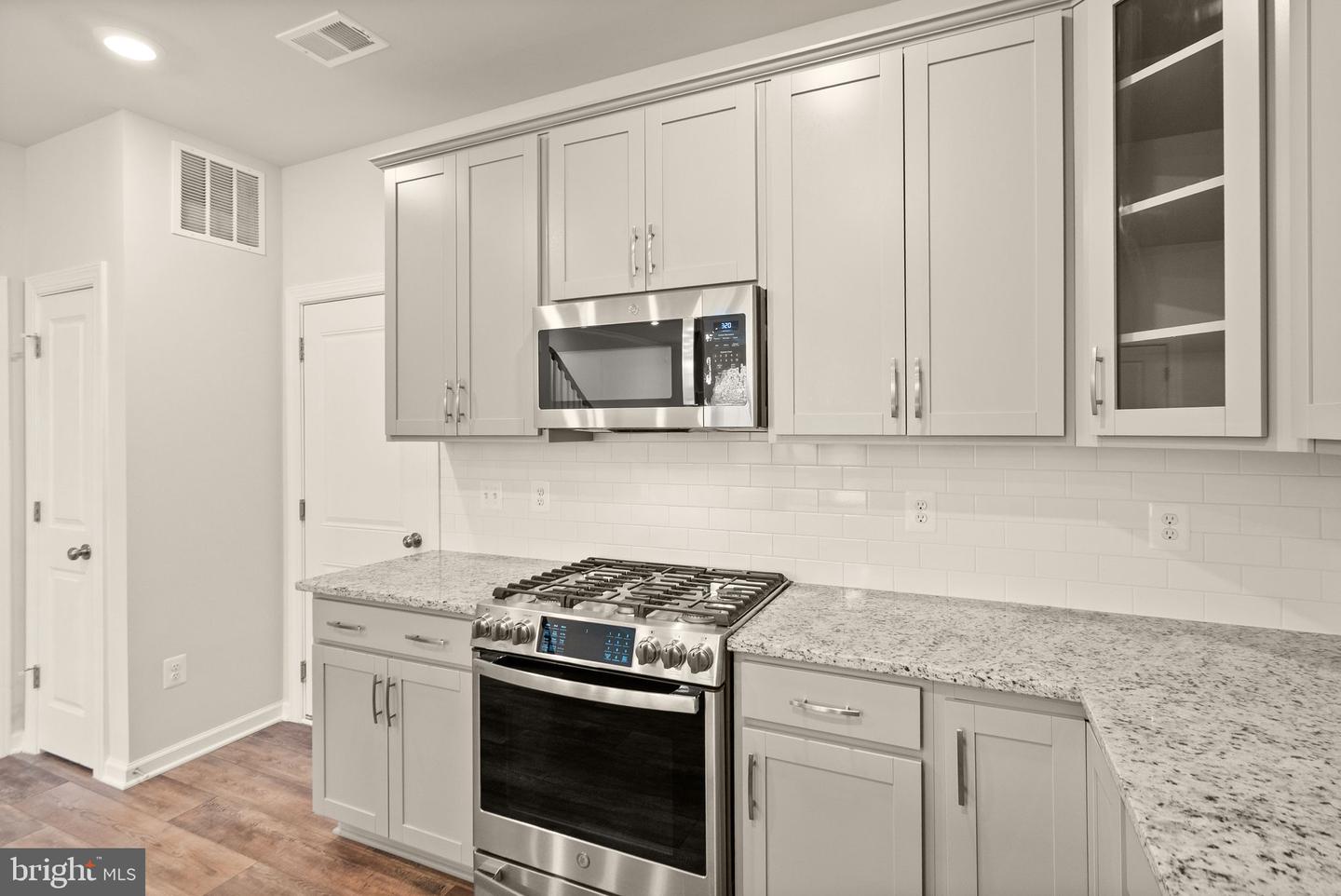 43361 RADFORD DIVIDE TER, ASHBURN, Virginia 20148, 3 Bedrooms Bedrooms, ,2 BathroomsBathrooms,Residential,For sale,43361 RADFORD DIVIDE TER,VALO2114200 MLS # VALO2114200