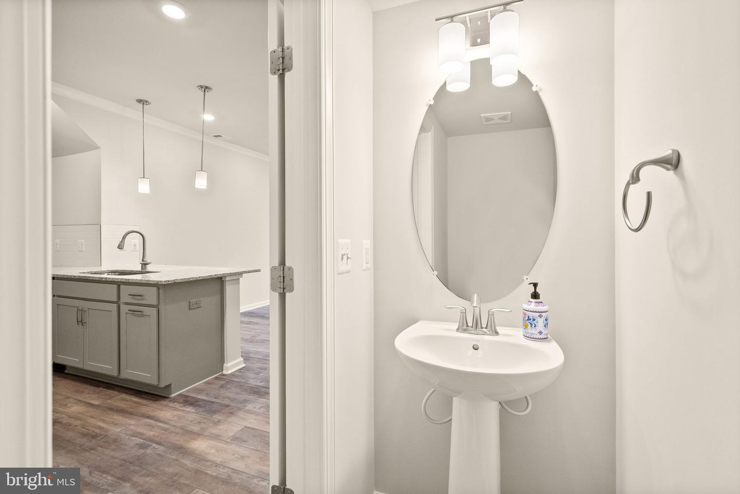 43361 RADFORD DIVIDE TER, ASHBURN, Virginia 20148, 3 Bedrooms Bedrooms, ,2 BathroomsBathrooms,Residential,For sale,43361 RADFORD DIVIDE TER,VALO2114200 MLS # VALO2114200