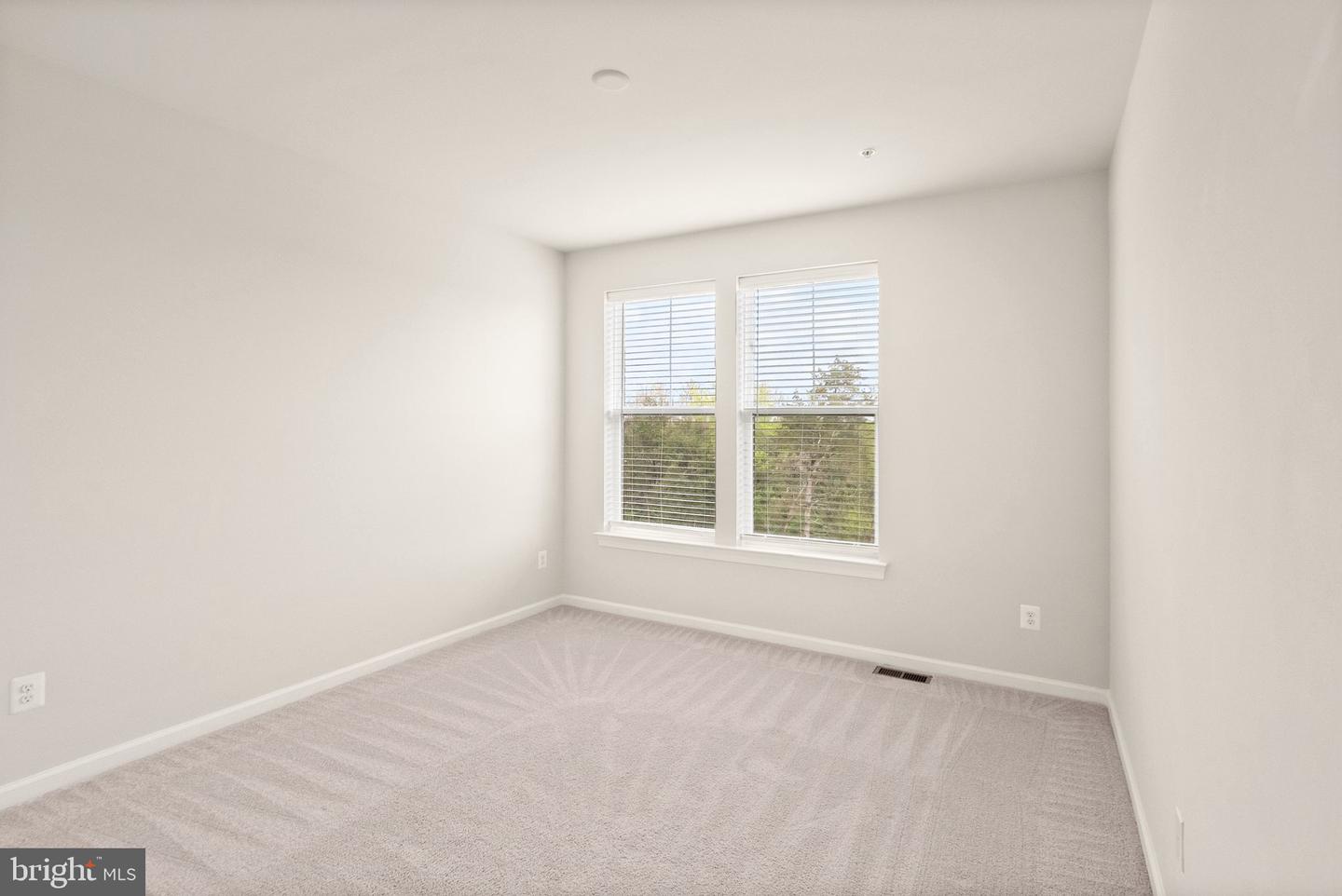 43361 RADFORD DIVIDE TER, ASHBURN, Virginia 20148, 3 Bedrooms Bedrooms, ,2 BathroomsBathrooms,Residential,For sale,43361 RADFORD DIVIDE TER,VALO2114200 MLS # VALO2114200