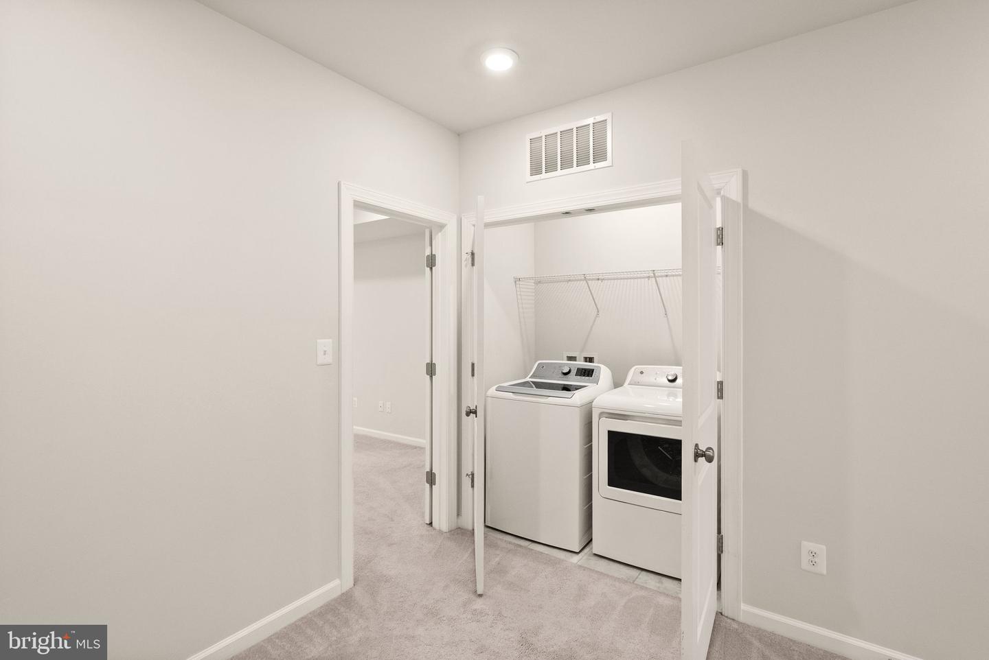 43361 RADFORD DIVIDE TER, ASHBURN, Virginia 20148, 3 Bedrooms Bedrooms, ,2 BathroomsBathrooms,Residential,For sale,43361 RADFORD DIVIDE TER,VALO2114200 MLS # VALO2114200