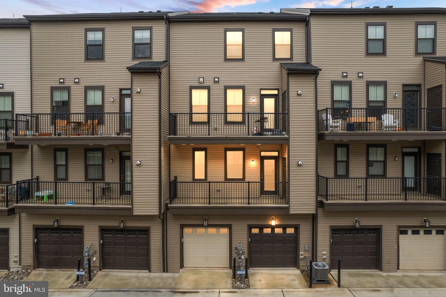 43361 RADFORD DIVIDE TER, ASHBURN, Virginia 20148, 3 Bedrooms Bedrooms, ,2 BathroomsBathrooms,Residential,For sale,43361 RADFORD DIVIDE TER,VALO2114200 MLS # VALO2114200