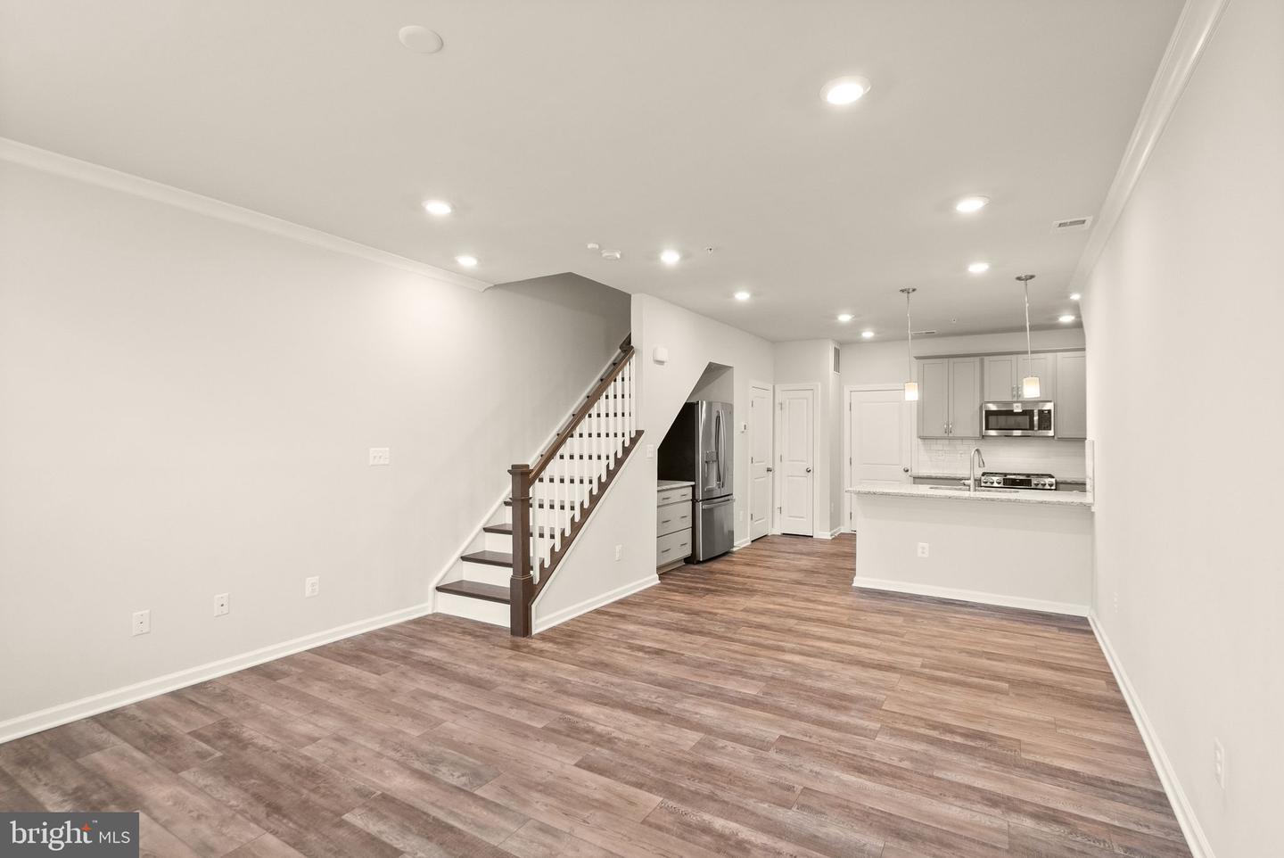 43361 RADFORD DIVIDE TER, ASHBURN, Virginia 20148, 3 Bedrooms Bedrooms, ,2 BathroomsBathrooms,Residential,For sale,43361 RADFORD DIVIDE TER,VALO2114200 MLS # VALO2114200