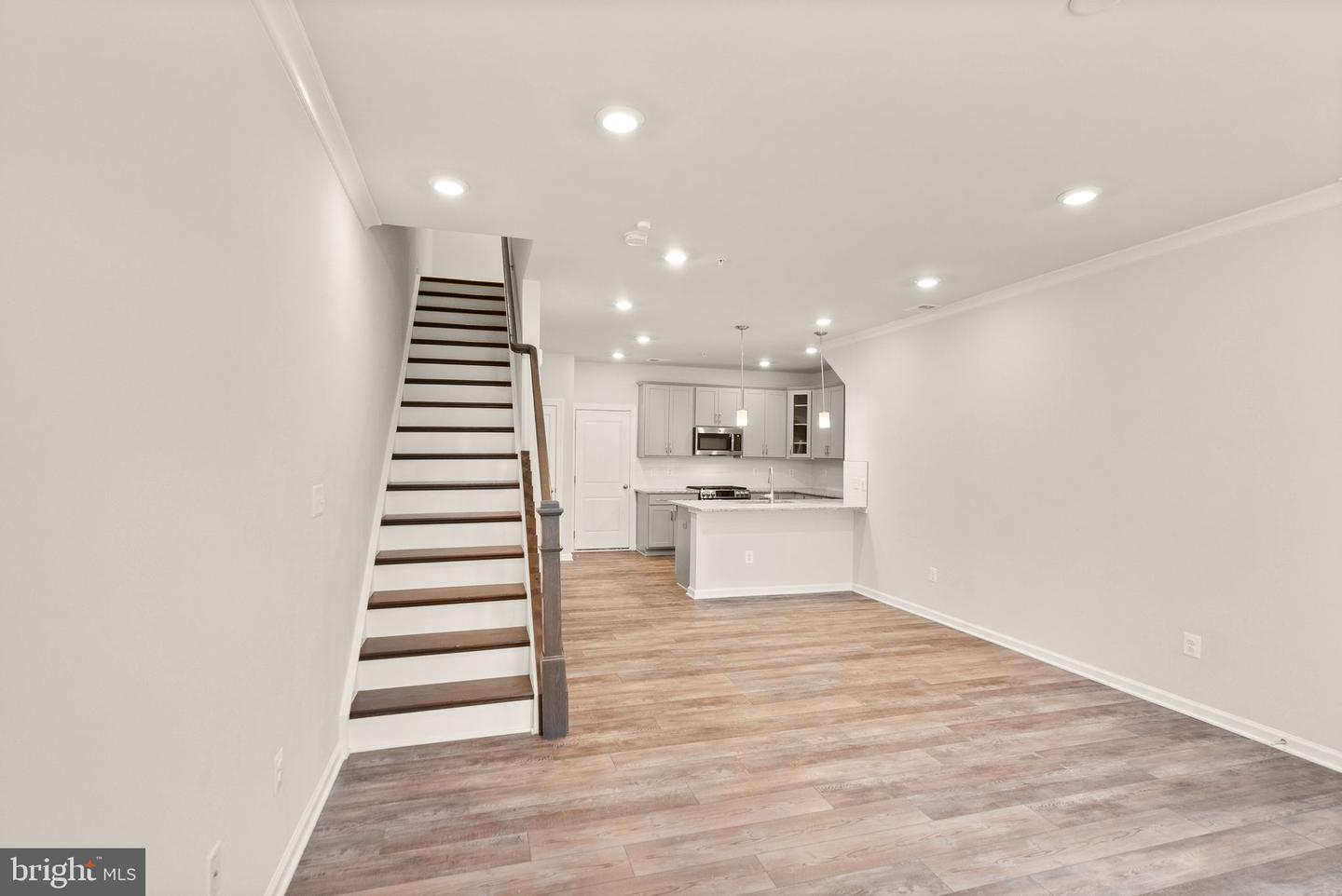 43361 RADFORD DIVIDE TER, ASHBURN, Virginia 20148, 3 Bedrooms Bedrooms, ,2 BathroomsBathrooms,Residential,For sale,43361 RADFORD DIVIDE TER,VALO2114200 MLS # VALO2114200