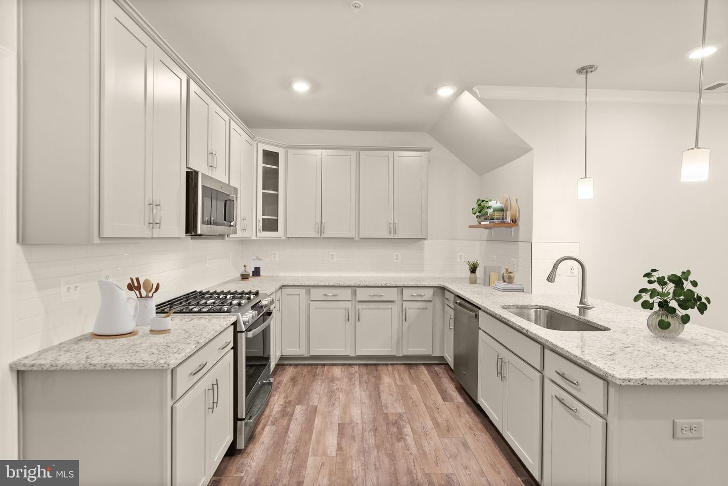 43361 RADFORD DIVIDE TER, ASHBURN, Virginia 20148, 3 Bedrooms Bedrooms, ,2 BathroomsBathrooms,Residential,For sale,43361 RADFORD DIVIDE TER,VALO2114200 MLS # VALO2114200