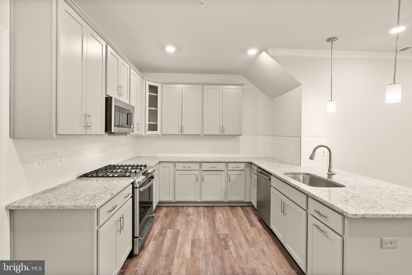 43361 RADFORD DIVIDE TER, ASHBURN, Virginia 20148, 3 Bedrooms Bedrooms, ,2 BathroomsBathrooms,Residential,For sale,43361 RADFORD DIVIDE TER,VALO2114200 MLS # VALO2114200