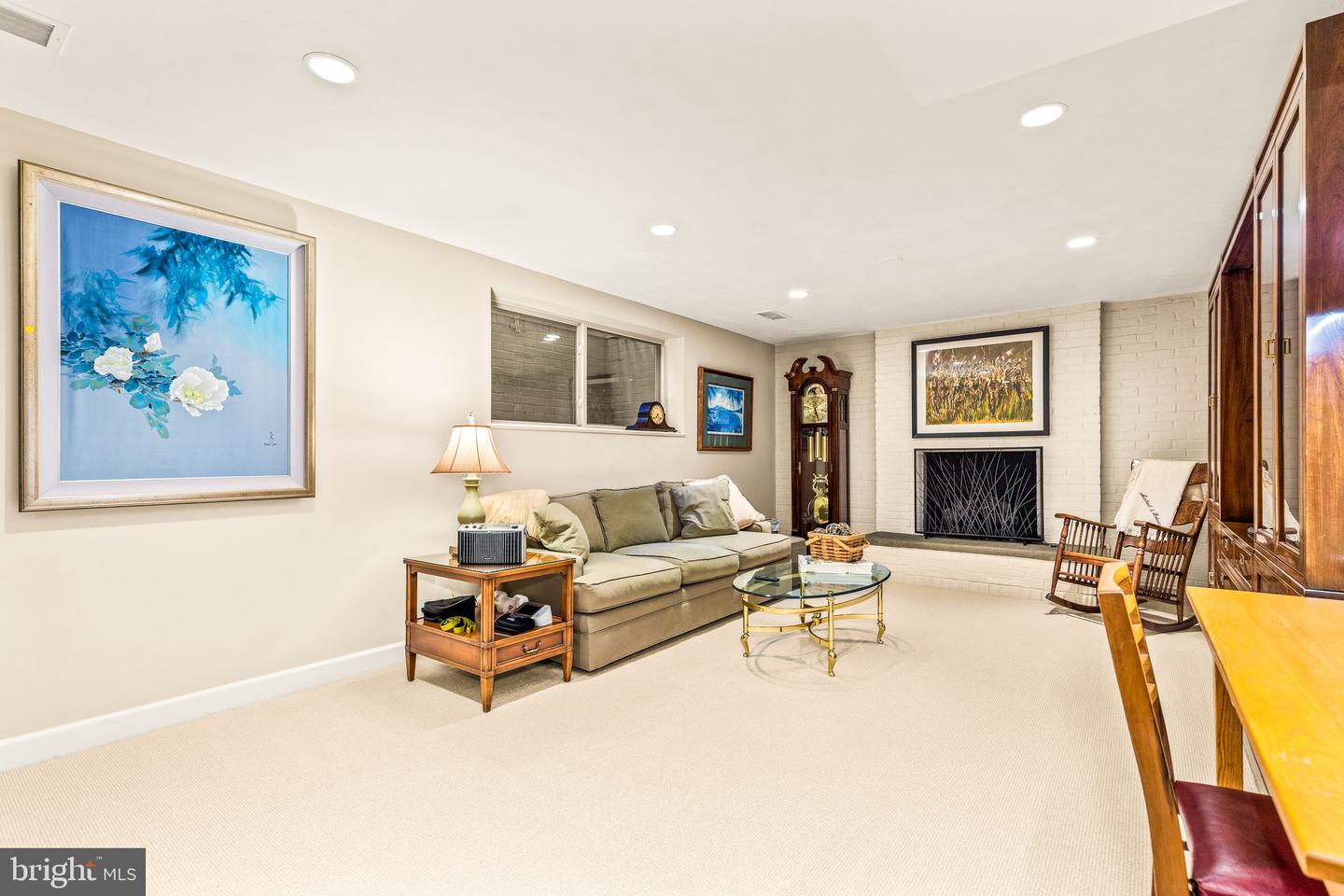 4225 50TH ST NW, WASHINGTON, District Of Columbia 20016, 3 Bedrooms Bedrooms, ,3 BathroomsBathrooms,Residential,For sale,4225 50TH ST NW,DCDC2242110 MLS # DCDC2242110